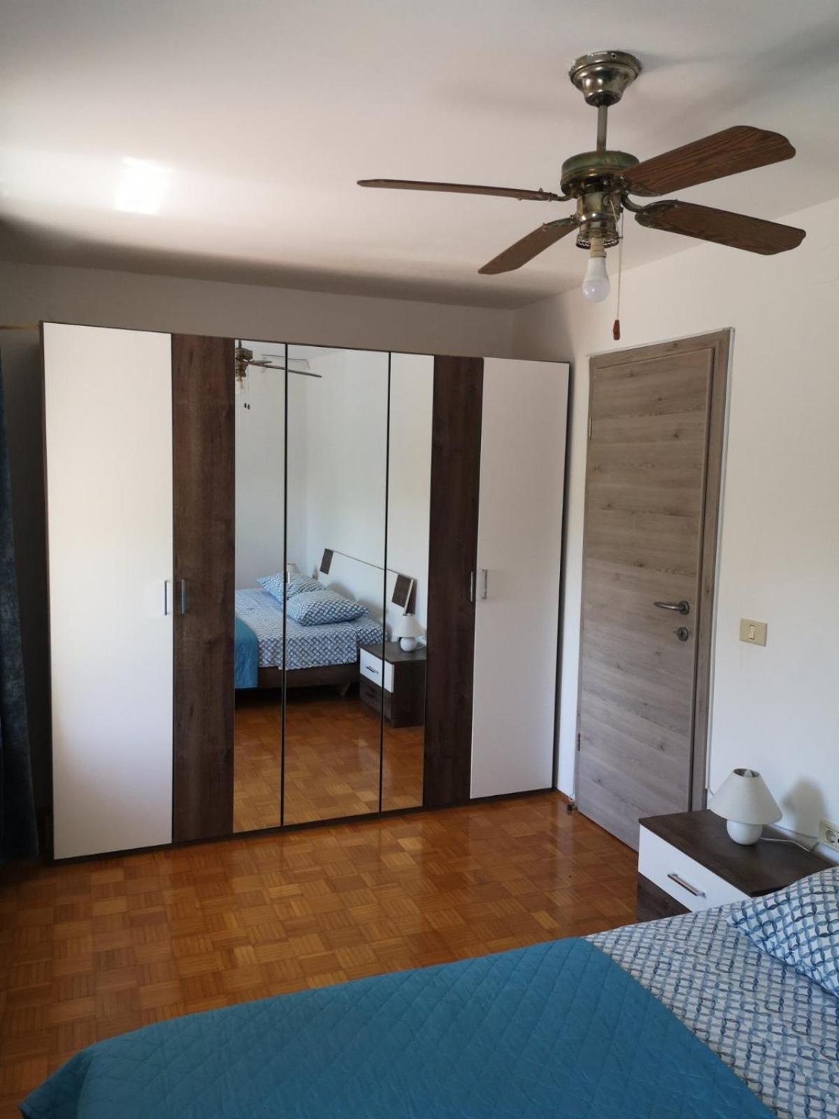 Apartma Ester Lucija Exterior foto